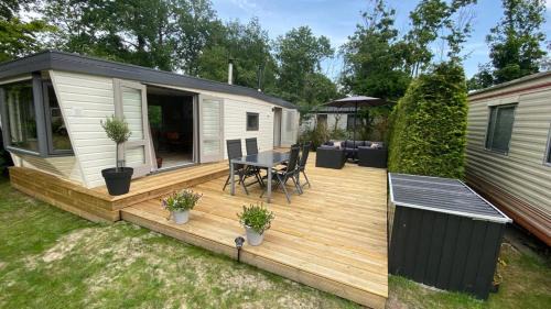 Rijs Other | Gemoderniseerd en modern chalet bij het bos