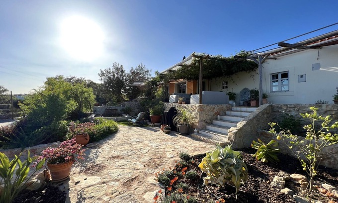 Campina House | Genuine Portuguese Quinta. 6 guests