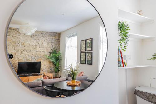 Barry Apartment | Georgia Suite - Modern 1BR Apartment with Parking & WIFI