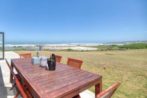 L'Agulhas House | Georgie