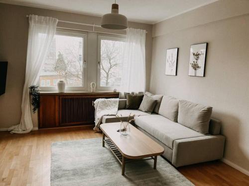 Frohnhausen Apartment | Geräumig, zentral, Messe nah! BE1R