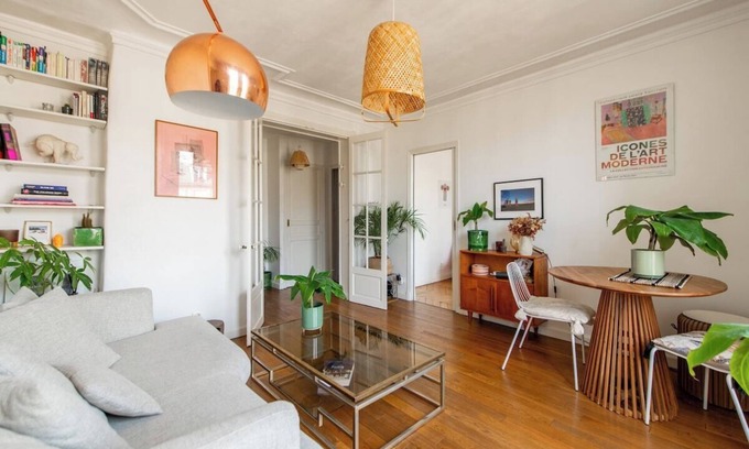 Quartier Sainte-Marguerite Apartment | Geranimus LE VOLTAIRE