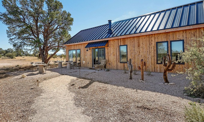 Valle House | Get Away To This Amazing Off-Grid Retreat With 4 Casitas And Lodge At GCHQ!