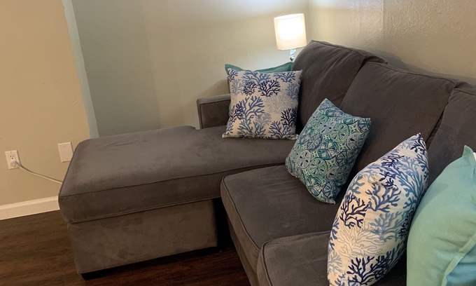 Bay Area Condo | Get it while you can. Feels like home. Roomy condo full kitchennn