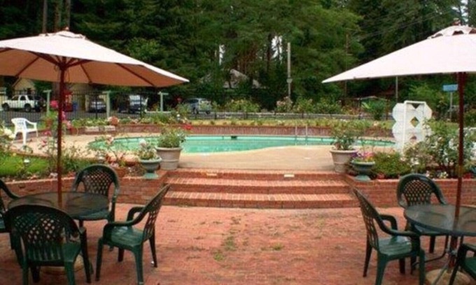 Ben Lomond House | Get your money's worth with a stay in our rooms !