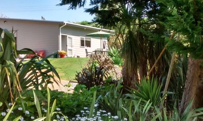 Whangarei Heads House | Getaway by the sea,fishing, surfing,swimming and a happy safe place to stay.