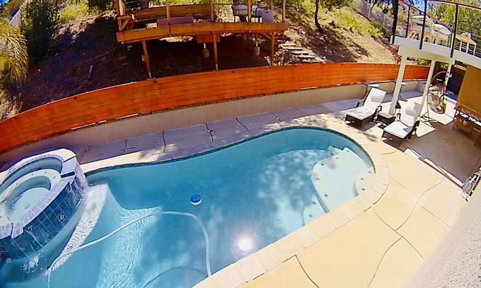 Corona House | Getaway Home! Near to Temecula nearest freeways 15 & 91 Really
