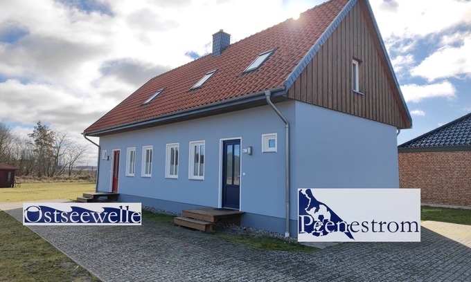 Karlshagen Apartment | GF 2 - Peene & Baltic Sea - Karlshagen, Holiday home at the Peene harbor