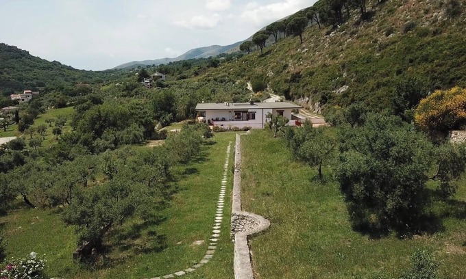 Formia Apartment | Giada Casa Vacanze - Appartamento con 2 Camere da Letto, Balcone e Vista Mare