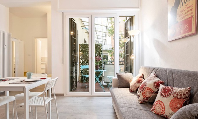 Santo Stefano Apartment | Giardini Margherita Monolocale con Balcone