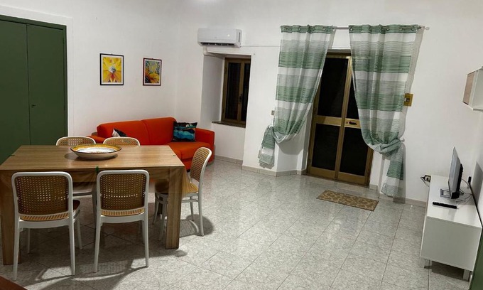 Santo Stefano di Camastra House | Gira Vota e Furria