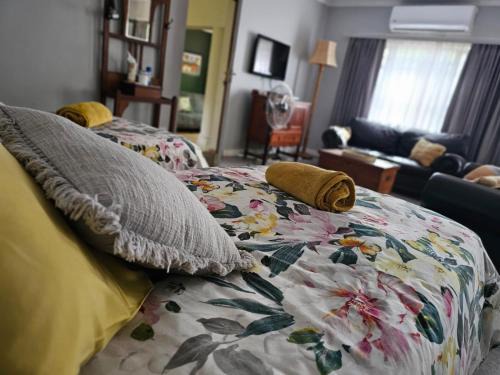 White River Apartment | Giraffe's Rest, Self Catering Studio Apartment