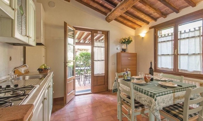 Castiglione del Lago Apartment | GIRASOLE .