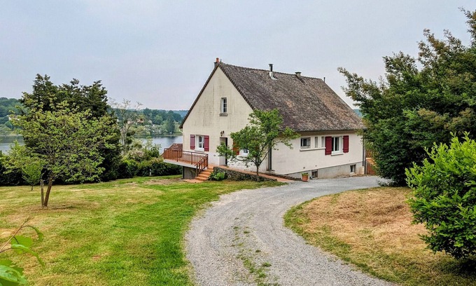 Eguzon-Chantome Cottage | Gite Éguzon-Chantôme, 2 bedrooms, 6 persons