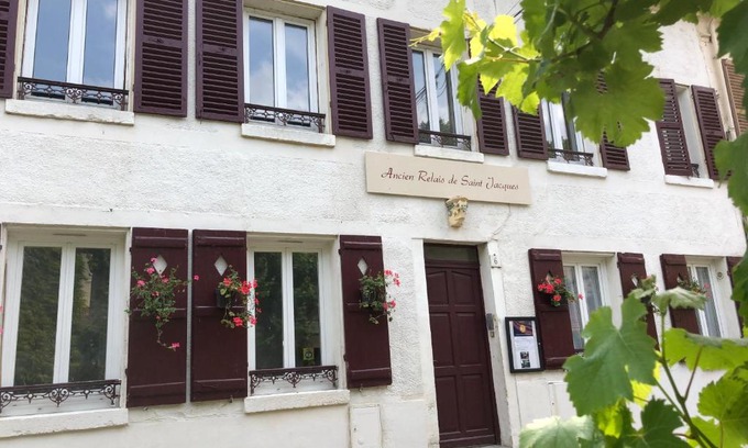 La Roche-Guyon Apartment | Gite Ancien Relais de Saint-Jacques