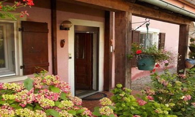Brotte-les-Ray Cottage | gîte arthemise is located in a charming village in the valley of the SAONE