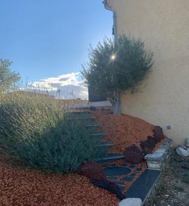 Pont-Saint-Esprit House | GITE/CHAMBRE D'HÔTE DES CEDRES