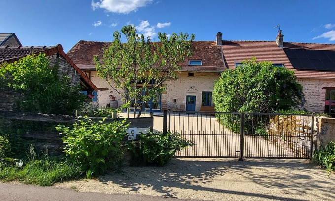 Saint-Marcelin-de-Cray House | GITE DE LA HULOTTE