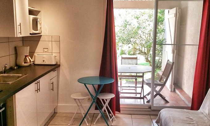 Bas Vent Apartment | Gite Deshroses Dans Petite Résidence Avec Piscine