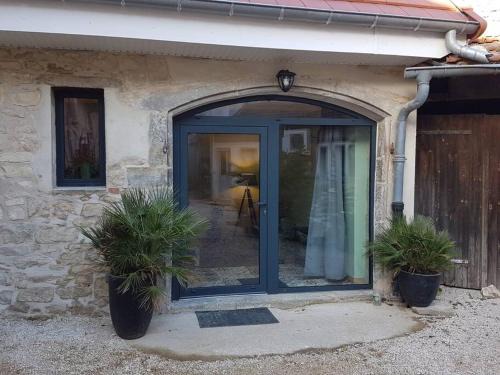 Dole House | Gite du Cours St Mauris Authentique et moderne