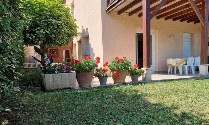 Marcillac-Vallon House | GITE du SOLEIL LEVANT CLIMATISE 4/5 pers. - CONQUES MARCILLAC - FREE WIFI
