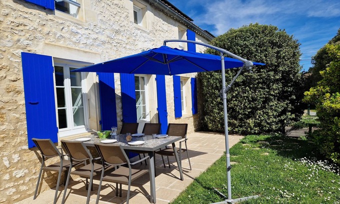 Soubise House | Gîte for 6 people, 3-star rating, close to the sea and in a quiet location