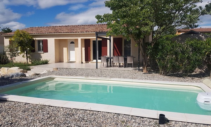 Malaucene Villa | Gite in Provence, 8 people, air conditioning, internet, private pool