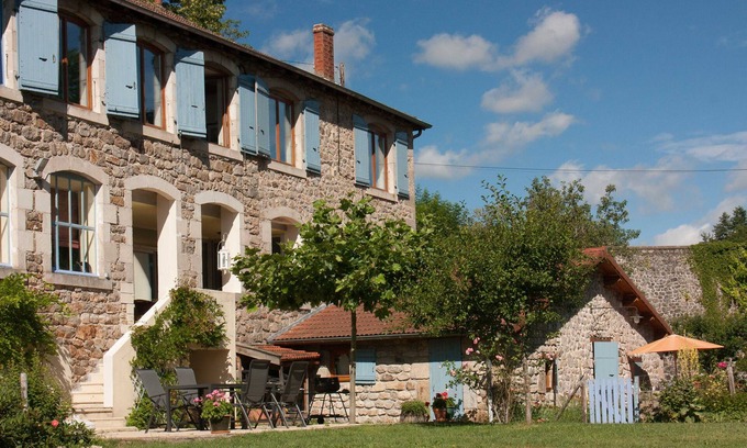 Desaignes Cottage | Gîte Isabel in the Ardèche hills next to the medieval village Désaignes.
