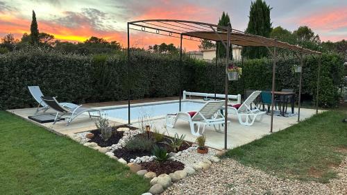 Suze-la-Rousse House | GITE LES MENTHES SAUVAGES 26