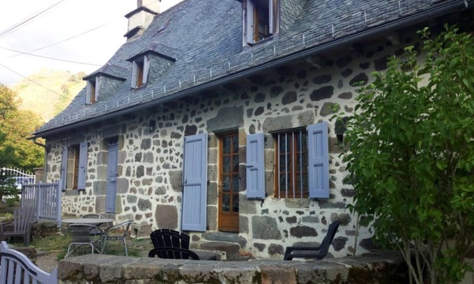 Mandailles-Saint-Julien Cottage | Gite Mandailles-Saint-Julien, 2 bedrooms, 4 persons