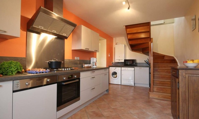 Mauves-sur-Huisne Cottage | Gite Mauves-sur-Huisne, 5 bedrooms, 12 persons