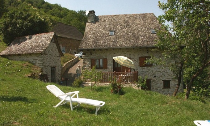 Montsalvy Cottage | Gite Montsalvy, 3 bedrooms, 6 persons