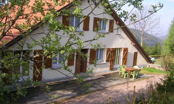 Le Grand Valtin Apartment | Gîte near hiking trails, sleeps 12, authenticity, calm, fresh air