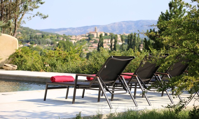 Mormoiron House | Gîte on 5 private hectares with swimming pool, view of Mont Ventoux