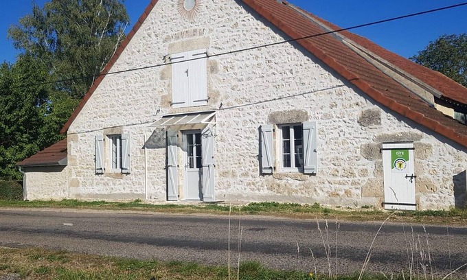 Rongeres Cottage | Gite Rongères, 1 bedroom, 2 persons