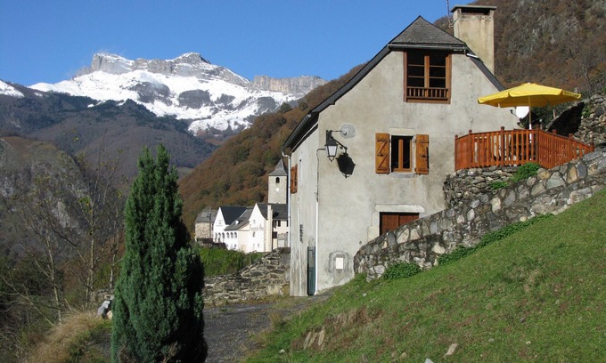 Cette-Eygun House | Gite Vallée d'Aspe Béarn Pyrénées very beautiful view ideal for hiking