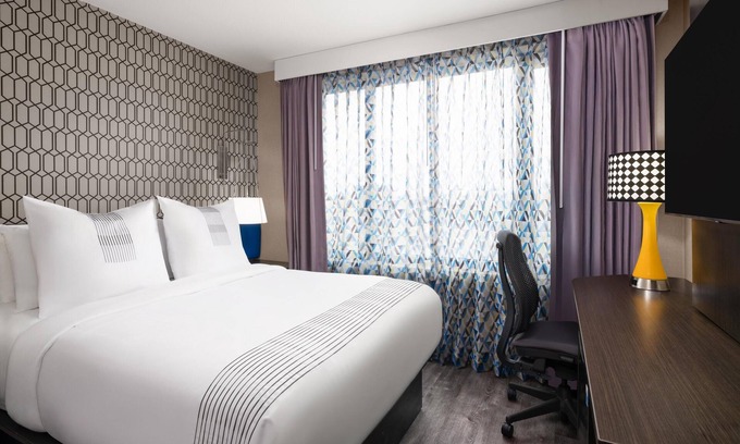 West Bronx Hotel | GLō Best Western Bronx NYC