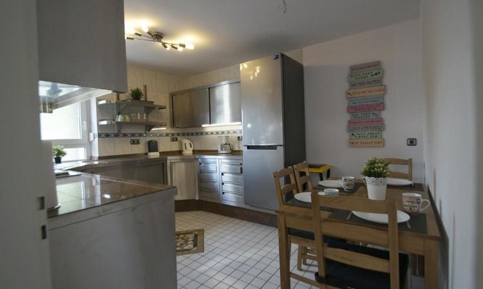 Bergisch Gladbach Apartment | GL5
