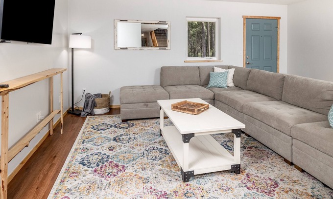 Butte House | Glacial Mountain Grove- a beautiful get-away!