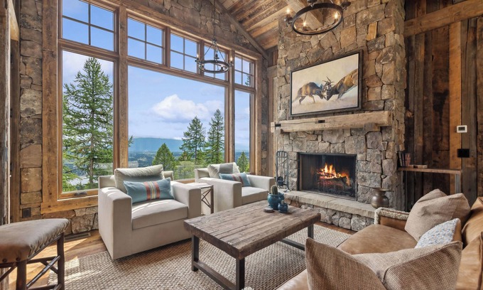 Whitefish House | Glacier Lookout House I Luxury I Tranquility I Private I 5 bedroom, 4 bathroom