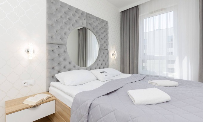 Praga Poludnie Apartment | Glamour Apartment Warsaw by Renters