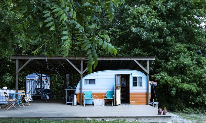 Grandview House | Glamping on 116 Acre Farm- Happy Camper