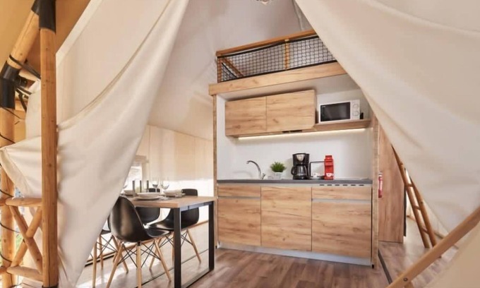 Municipality of Gulpen-Wittem Cabin | Glamping tent 4