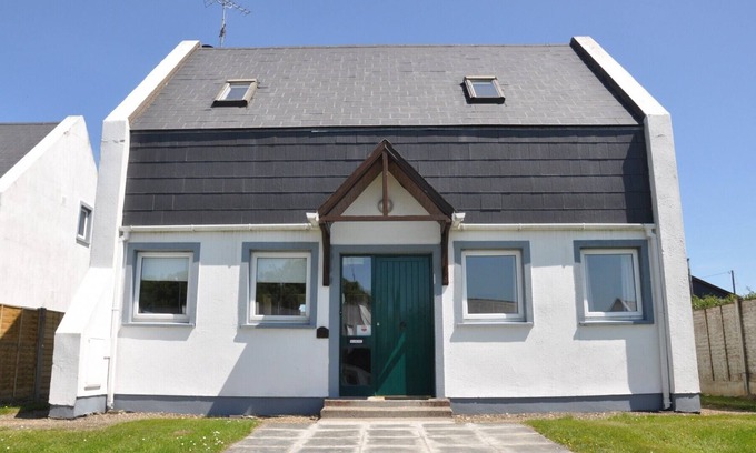 Courtown House | Glenbeg Point Holiday Homes (No.55)