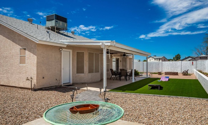 La Buena Vida House | Glendale! Unbeatable Access to State Farm Stadium & Westgate's Best Attractions!