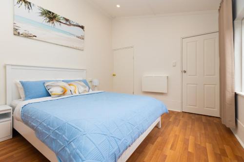 Glenelg North House | Glenelg Modern Studio, QBed,Wifi