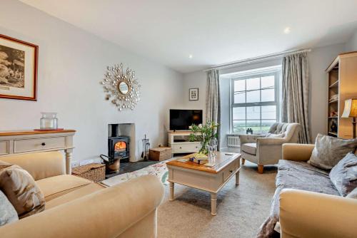 Saint Breward House | Glenview - St. Breward