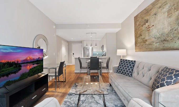 Center City West Apartment | Global Luxury Suites Center City