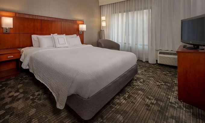 Newark Hotel | Go fishing or boating at Becks Pond! Pet-friendly Suite with Free Parking Onsite
