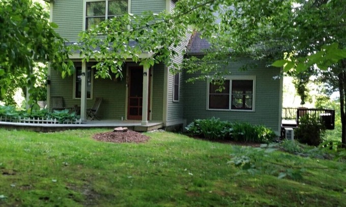 Waitsfield House | Go for Thanksgiving in Vermont, in our fully equipped kitchen
